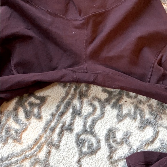 Lululemon Leggings with mesh detail - Picture 5 of 6